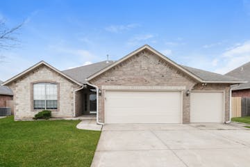 201 STONERIDGE LN MIDWEST CITY, OK 73130
